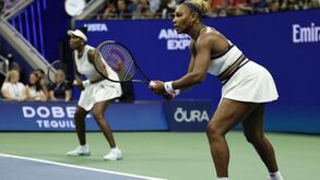Serena (à esquerda) e Serena Williams