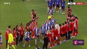 Supertaça feminina: Benfica fez guarda de honra ao FC Porto e dragões não retribuíram o gesto