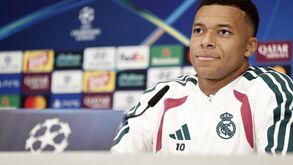 Mbappé em conferência de imprensa