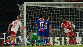Flavio Nazinho celebra golo frente ao PSG