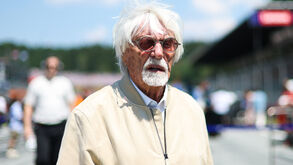 Bernie Ecclestone foi detido na chegada a Tires