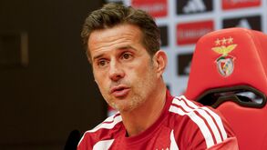 Marco Silva na sala de imprensa do Seixal