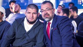 Fouad Darwish, CEO do grupo Palm Sports, com Khabib Nurmagomedov