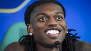Rafael Leão na sala de imprensa de Alvalade