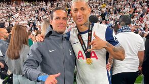 Richarlison com Sérgio Raimundo