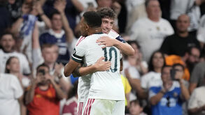 Mbappé e Valverde festejam frente ao Inter