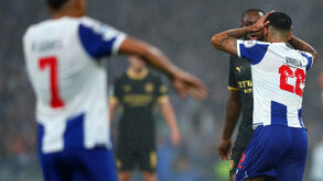 Alan Varela reage durante a derrota do FC Porto frente ao Manchester City
