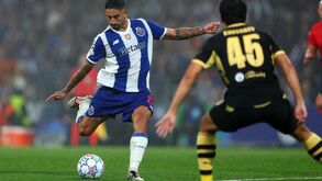 Alan Varela fez o primeiro remate do FC Porto frente ao Man. City, mas foi desenquadrado