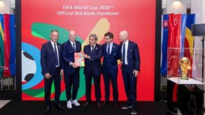 Fouzi Lekjaa, Gianni Infantino, Fernando Gomes e Rafael Louzán no anúncio do Mundial'2030