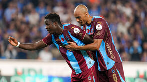 Franculino Djú (à esquerda) no Trabzonspor