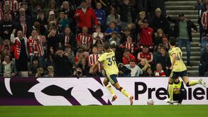 Bruno Guimarães celebra primeiro golo pelo Arsenal em frente aos adeptos do Sunderland