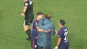 Acuña e Otamendi protagonizam momento bastante elogiado com veterano treinador argentino