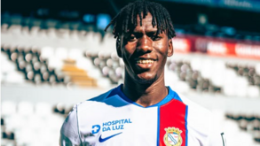 Dawda Camara bisou na estreia a titular pelo Alverca