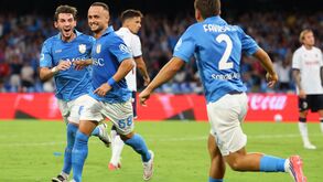 Lobotka celebra golo que deu a vitória (1-0) ao Nápoles na receção ao Bolonha