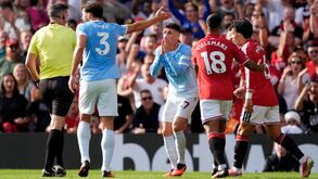 Dérbi de Manchester foi muito polémico
