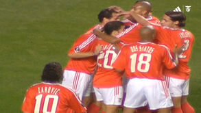 Benfica volta às imagens do passado para anunciar acordo de milhões com a Adidas