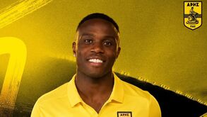 Bruma anunciado no Aris