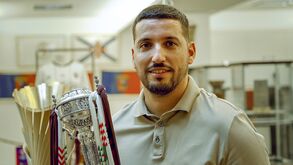 André Sabino com o troféu da Taça de Portugal