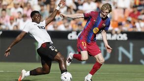 Anthony Gordon em ação pelo Barcelona