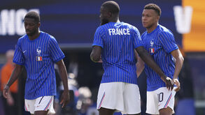 Ousmane Dembélé, Upamecano e Kylian Mbappé na seleção francesa