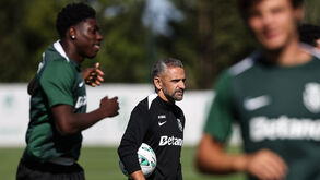 Novidades no treino do Sporting: um regresso e três de fora no arranque da 'Operação Arouca'