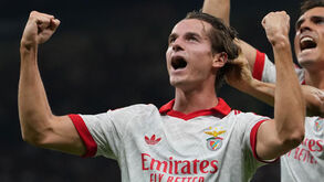 Kaminski marcou no Milan-Benfica