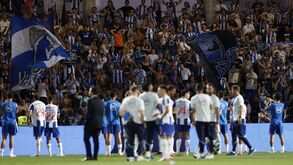 Adeptos do FC Porto na visita ao Casa Pia