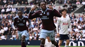 Manzambi Aston Villa assinou o 1-0 