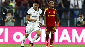 Lautaro Martínez bisou contra a Roma