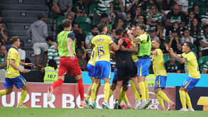 Sporting empatou em casa com o Arouca