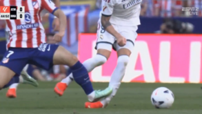 A entrada 'assassina' de Kang-in Lee no Atlético-Real Madrid... que nem amarelo levou