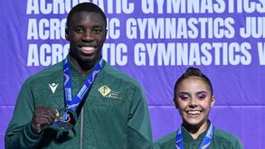 Jorge Silva e Mariana Pinheiro sagram-se campeões do mundo de juniores de ginástica acrobática