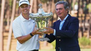 Sebastian Friedrichsen recebe troféu de campeão de Pedro Nunes Pedro