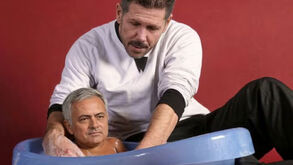 O árbitro cego, o 'nadaplete' e o banho... de Mourinho: os loucos memes do dérbi de Madrid