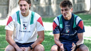 Pio e Sebastiano Esposito em entrevista no centro de treinos da seleção italiana