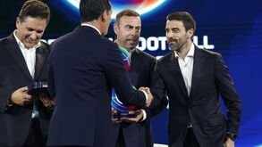 Miguel Ribeiro (presidente da SAD do Famalicão) ao lado de Francisco Salgado Zenha (vice-presidente do Sporting)
