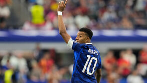 Kylian Mbappé em ação ao serviço de França