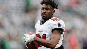 Antonio Brown ao serviço dos Tampa Bay Buccaneers