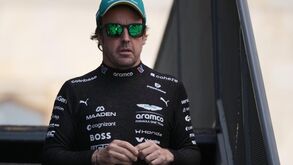 Rir para não chorar? Alonso irónico em Baku: «Bloqueei... e por isso não consegui a 'pole'»
