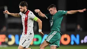 Kvaratskhelia a defrontar a Irlanda do Norte