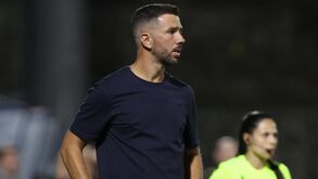 O treinador atento ao jogo