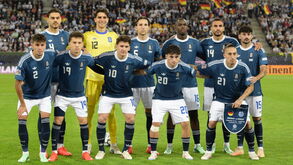 O onze da seleção grega no jogo frente à Alemanha da Liga das Nações