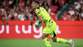 Joel Robles em ação no Benfica-Estoril (2-1) da 4.ª jornada
