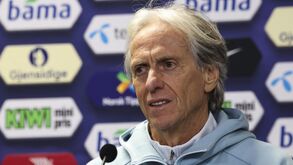 Jorge Jesus na sala de imprensa na Noruega