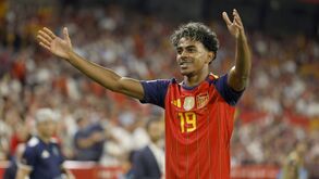 Lamin Yamal celebra contra a Croácia