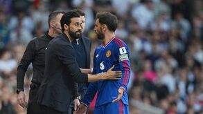 Álvaro Arbeloa com Bruno Fernandes 