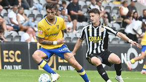 Baeza em ação esta época diante do Estoril