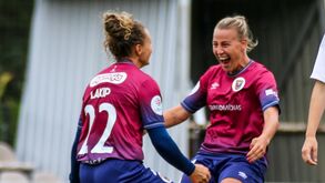 Jogadoras do Torreense celebram golo na Taça Europa