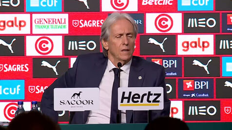 Jorge Jesus numa conferência de imprensa