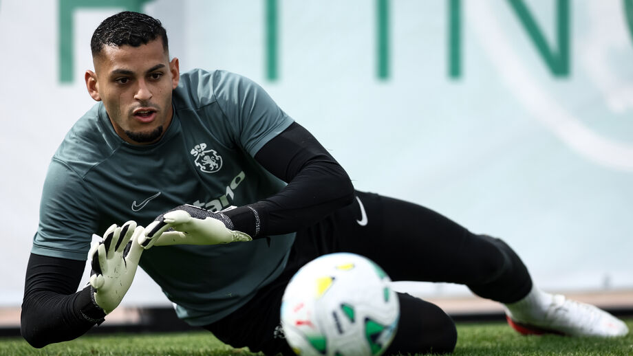 Kaique esta manhã na Academia Cristiano Ronaldo, em Alcochete